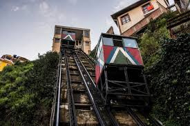 ¿Cuáles son los cerros más conocidos de Valparaíso?